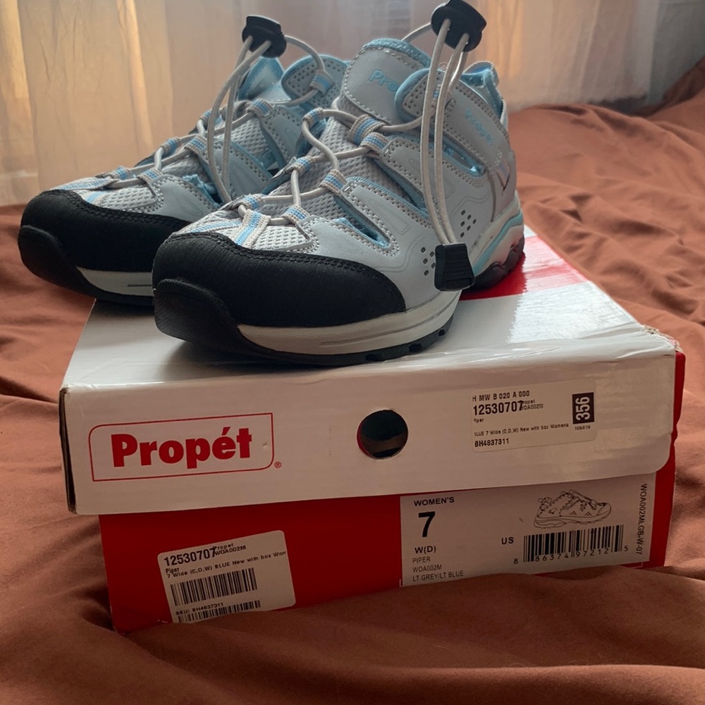 Propet sneakers